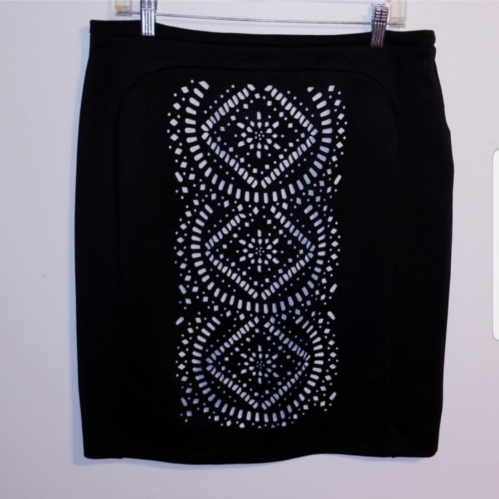 Worthington Pencil Skirt with White Design